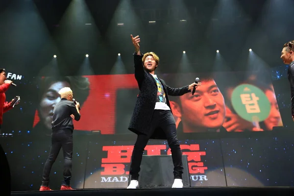 Miembros Banda Chicos Surcoreanos Bigbang Big Bang Tocan Durante Concierto —  Fotos de Stock