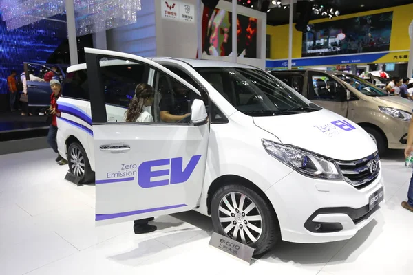 Eg10 Elektryczny Samochód Maxus Saic Silnika Commercial Vehicle Ltd Jest — Zdjęcie stockowe