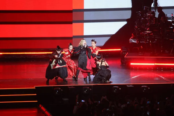 Американская Певица Мадонна Выступает Концерте Время Rebel Heart World Tour — стоковое фото