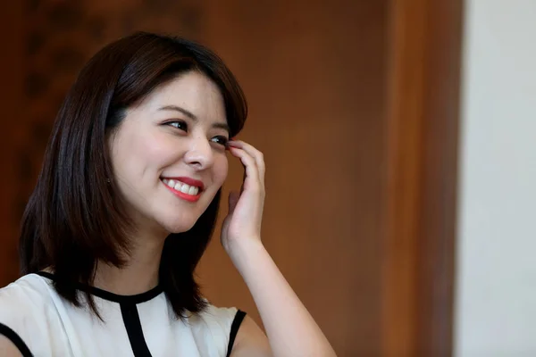Die Japanische Schauspielerin Mina Fuji Lächelt Bei Einer Werbeveranstaltung Für — Stockfoto