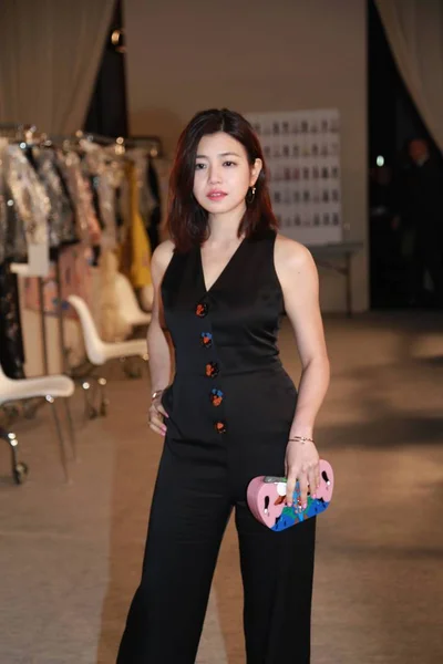 台湾の女優ミシェル チェンは パリのファッション週間秋 2016 年までにパリ フランス 2016 Shiatzy Chen のファッションショーに到着します — ストック写真