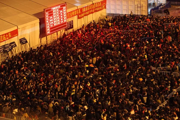 Multitud Pasajeros Chinos Que Dirigen Casa Para Próximo Año Nuevo — Foto de Stock