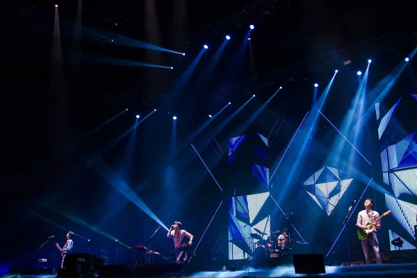 Mitglieder Der Südkoreanischen Boygroup Cnblue Treten Bei Ihrem Konzert Der — Stockfoto
