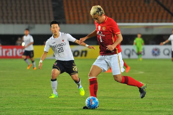 Feng Xiaoting Van China Guangzhou Evergrande Taobao Gelijk Dribbelt Tegen — Stockfoto