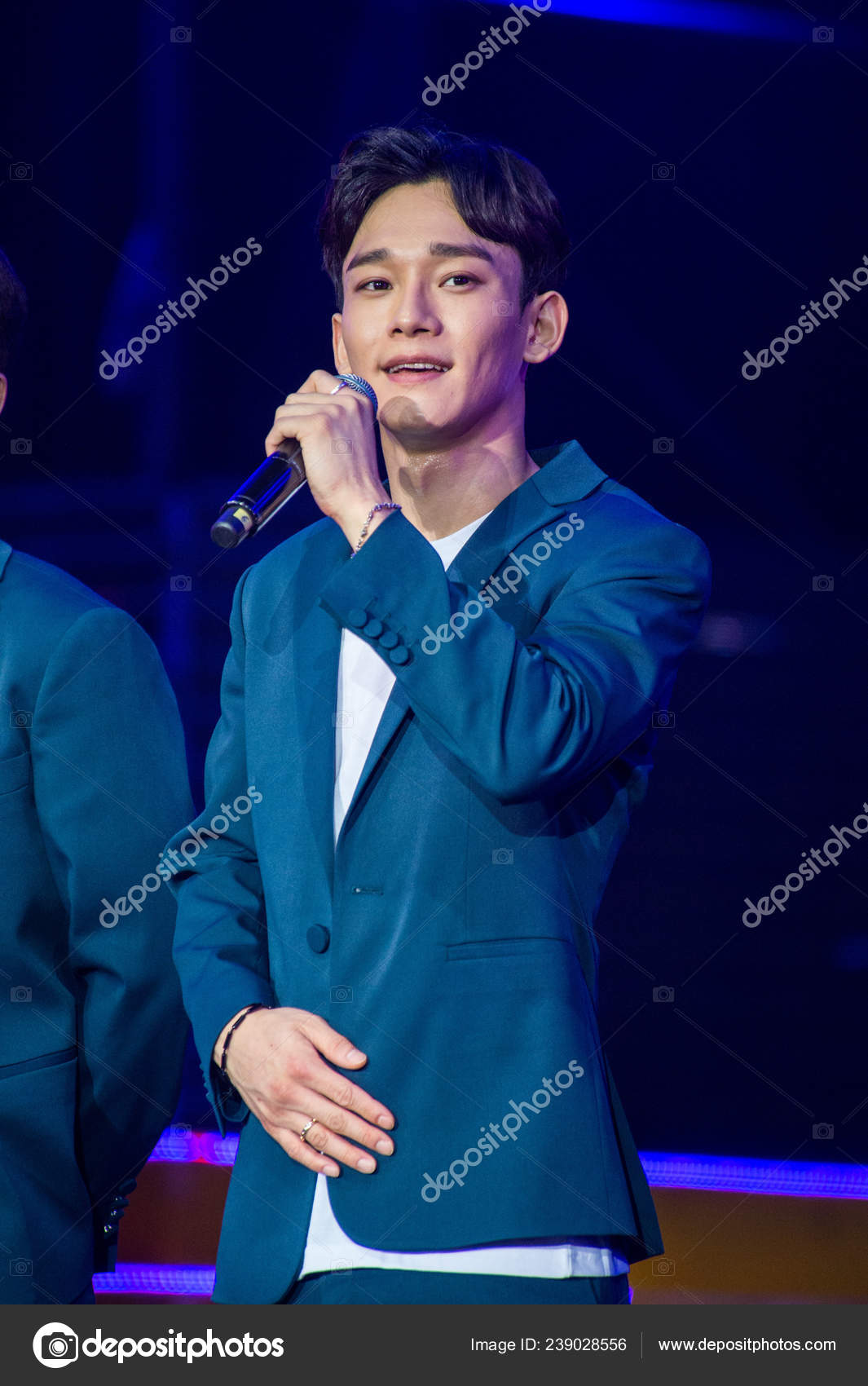 Южнокорейская Бойз Группа Exo Выступила Friends Concert Exo Шанхае.