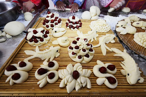 Residenti Locali Fanno Panini Vapore Simili Animali Fiori Celebrare Imminente — Foto Stock