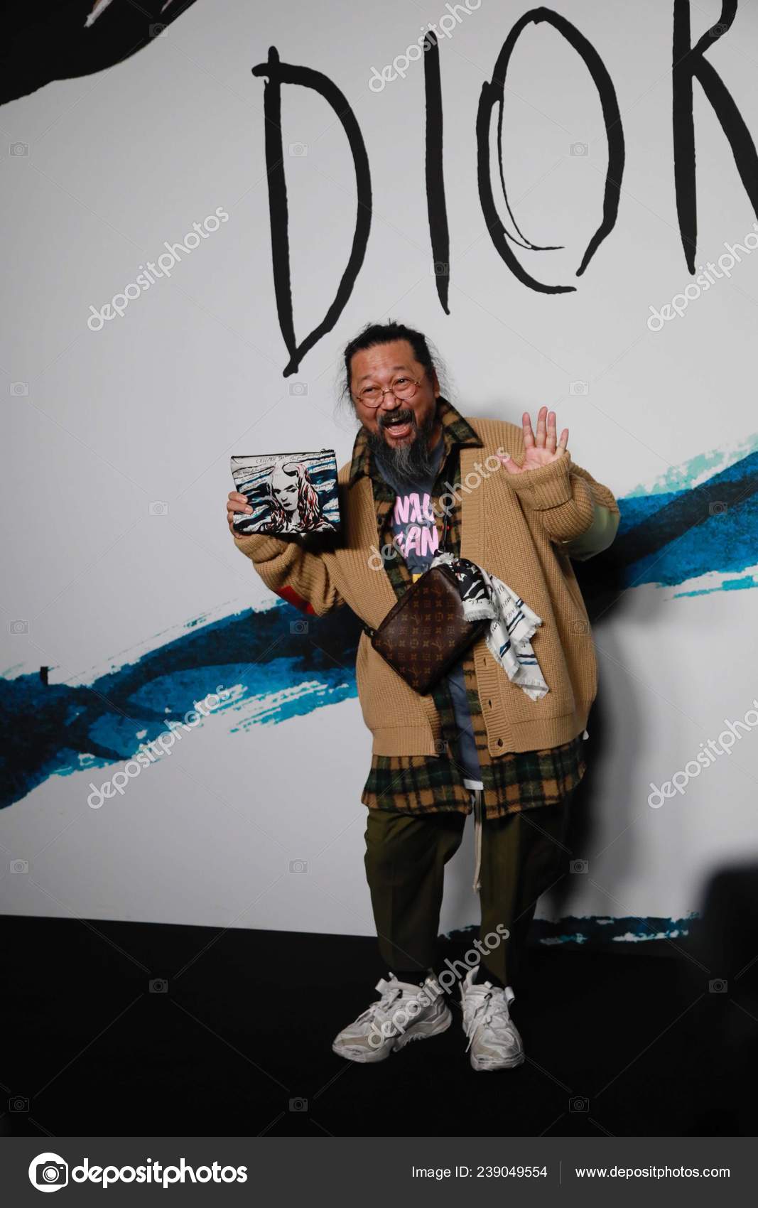 Artist, Takashi Murakami, smile after the Off White shows as part of  Menswear Fall/Winter 2019-2020 on January 16 in Paris, France. Photo by  Julie Sebadelha/ABACAPRESS.COM Stock Photo - Alamy