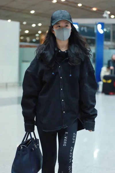 Kínai Színésznő Liu Yifei Megérkezik Beijing Capital International Airport Peking — Stock Fotó