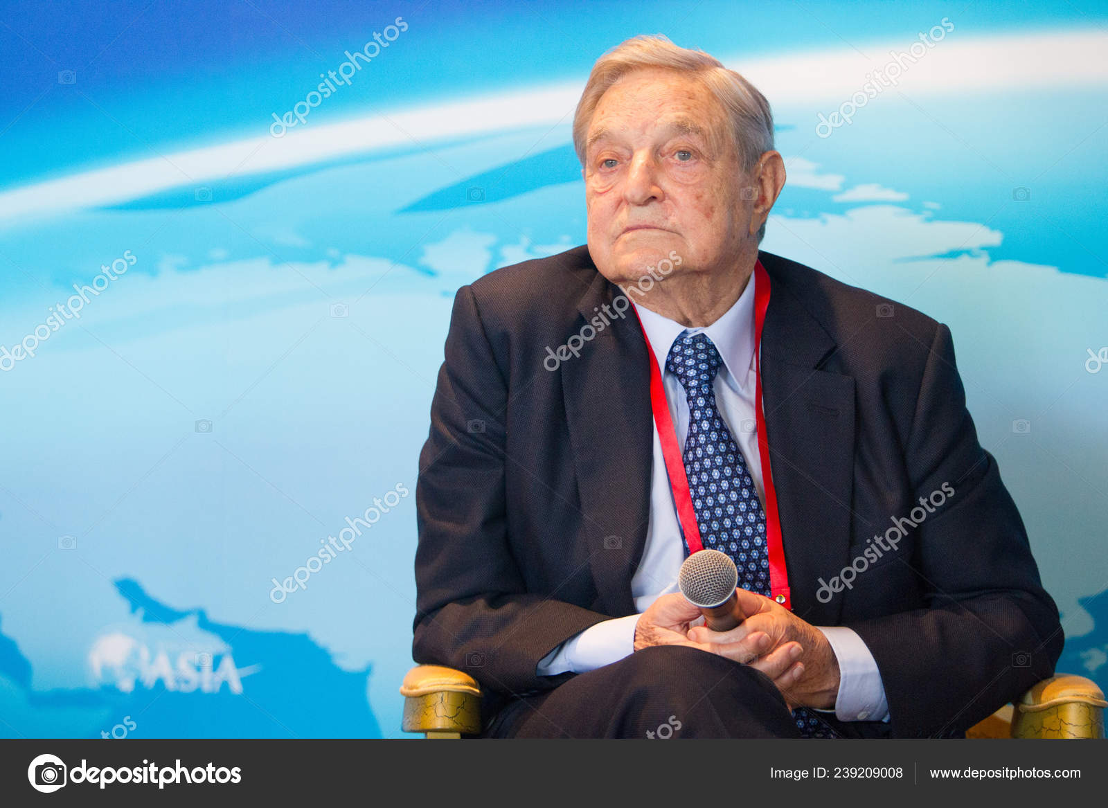 4月8日索罗斯基金管理董事长开放社会研究所创始人亿万富翁投资者乔治索罗斯出席了在中国南方海南省琼海市举行的博鳌亚洲论坛2013年年会期间的分论坛——