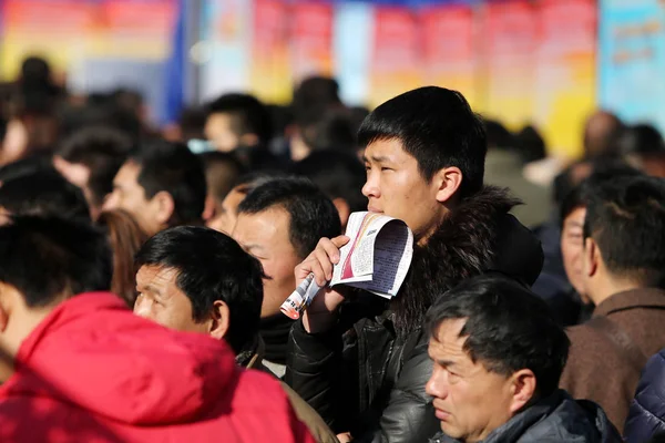 Kínai Álláskeresők Keresni Munkaköröket Egy Állásbörze Huaibei Város Kelet Kínai — Stock Fotó