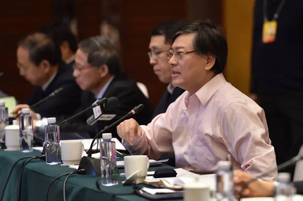 Lenovo Presidente Ceo Yang Yuanqing Direita Participa Painel Discussão Durante — Fotografia de Stock