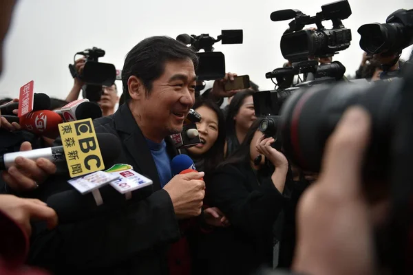 Китайский Актер Чжан Голи Окружен Журналистами Прибывшими Большой Народный Зал — стоковое фото