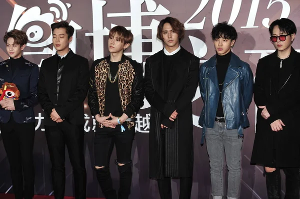 Members South Korean Boy Group Beast Arrive Red Carpet 2015 — Stock Photo, Image