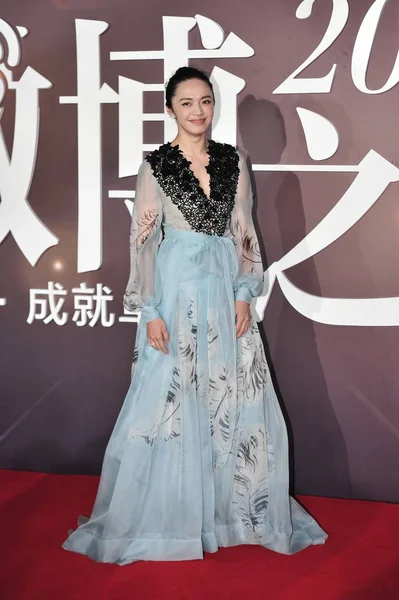 2016 日北京 2015 Weibo 授賞式のレッド カーペットに到着する中国の女優 チェン — ストック写真