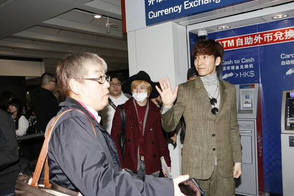 Membros Boy Band Japonesa Inds Chegam Aeroporto Internacional Hong Kong — Fotografia de Stock