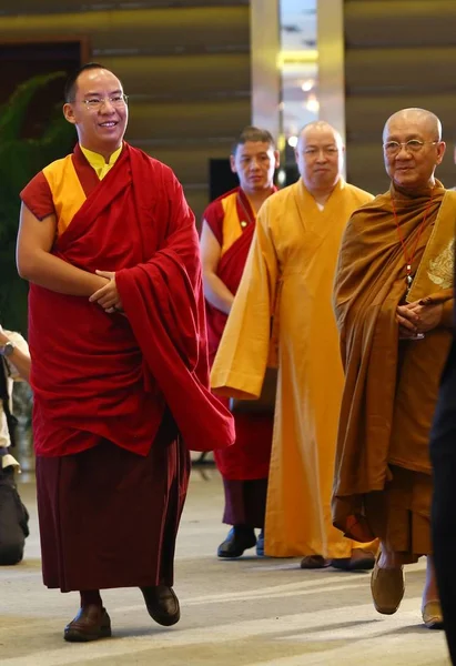 11º Panchen Lama Bainqen Erdini Qoigyijabu Erdeni Gyaincain Norbu Izquierda —  Fotos de Stock
