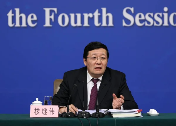 Kínai Finanszírozására Lou Jiwei Miniszter Választ Kérdésre Egy Sajtótájékoztatón Negyedik — Stock Fotó