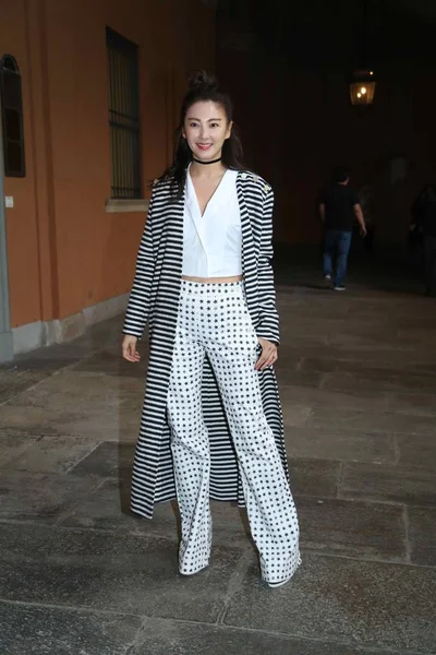 Kinesiska Skådespelerskan Zhang Yuqi Sköter Modevisning Max Mara Den Milan — Stockfoto