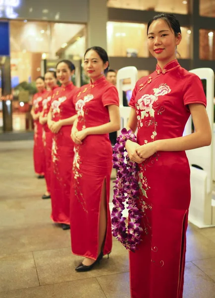 Las Azafatas Chinas Posan Línea Hotel Bfa Antes Conferencia Anual — Foto de Stock