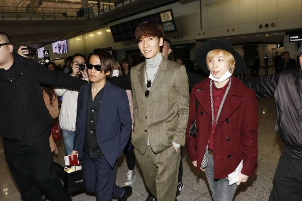 Membros Boy Band Japonesa Inds Chegam Aeroporto Internacional Hong Kong — Fotografia de Stock