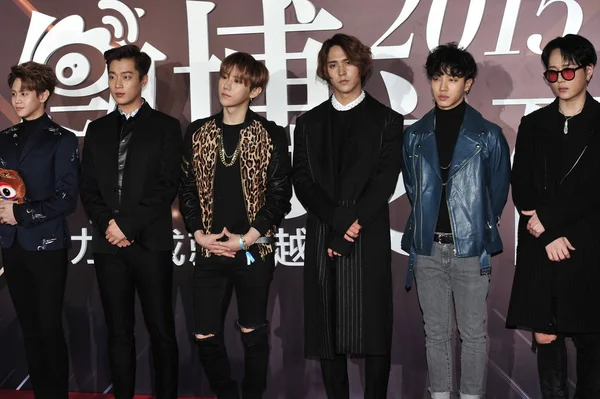 Members South Korean Boy Group Beast Arrive Red Carpet 2015 — Stock Photo, Image