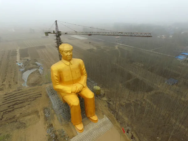 Вид Воздуха Гигантскую Золотую Статую Покойного Председателя Кнр Мао Цзэдуна — стоковое фото