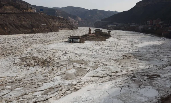 Vista Del Río Amarillo Congelado Parte Baja Cascada Hukou Hukou —  Fotos de Stock