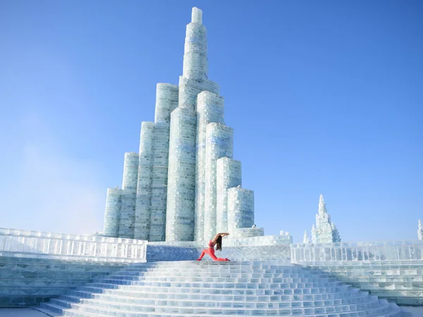 Chinese Yoga Enthusiast Performs Yoga Front Ice Sculptures 20Th China — стоковое фото