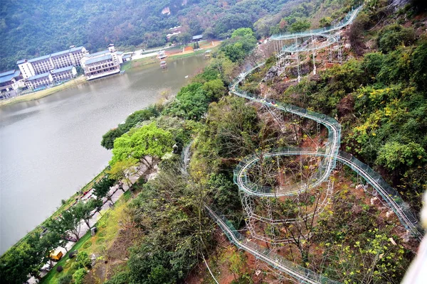 Turistas Experimentam Slide Vidro Palácio Baojing Condado Yingde Cidade Qingyuan — Fotografia de Stock