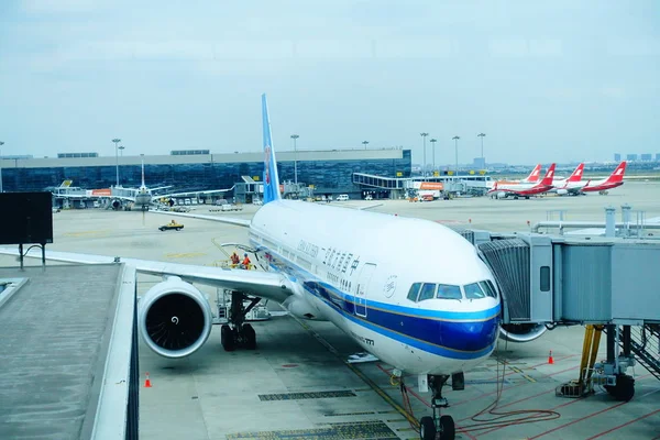 Jet Plane China Southern Airlines Pictured Shanghai Pudong International Airport — Stock Photo, Image
