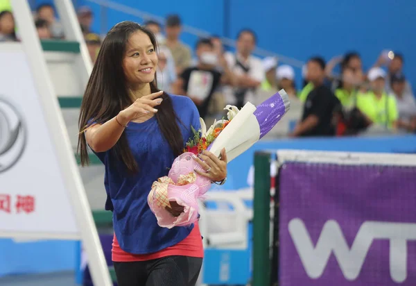 Plik Były Chiński Tenis Gwiazda Fale Fanów Podczas Ceremonii Krótki — Zdjęcie stockowe