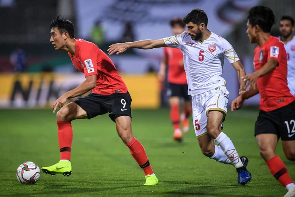 Dong Won Sydkorea Vänster Dribblingar Mot Bahrain Omgång Match Mellan — Stockfoto