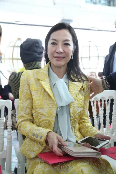 Actrice Malaisienne Michelle Yeoh Est Photographiée Défilé Elsa Schiaparelli Lors — Photo