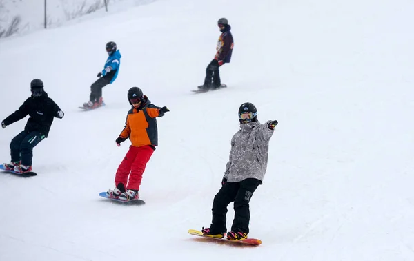 Pessoas Gostam Snowboard Uma Estância Esqui Condado Chongli Cidade Zhangjiakou — Fotografia de Stock