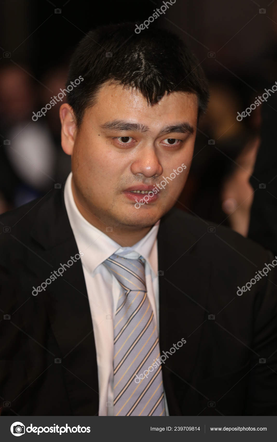 Chinese Basketball Superstar Yao Ming Retires