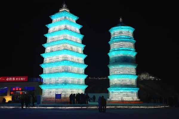 Uma Visão Noturna Das Esculturas Gelo 17Th Harbin Ice Snow — Fotografia de Stock