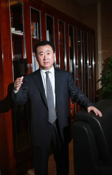Wang Jianlin Başkanı Dalian Wanda Grup Pekin Bir Röportajda Konuşuyor — Stok fotoğraf