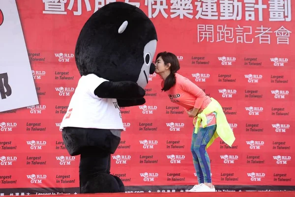 Певица Актриса Элла Чэнь Цзяхуа Тайваньской Женской Группы Принимает Участие — стоковое фото