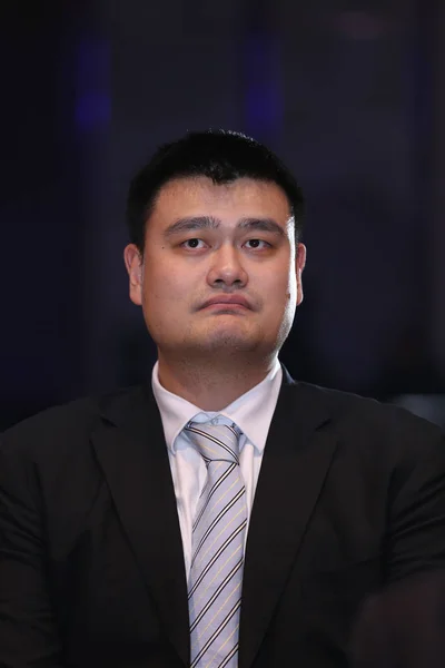 Pensionerad Kinesiska Basket Superstar Yao Ming Sköter Prisutdelningen För Kina — Stockfoto