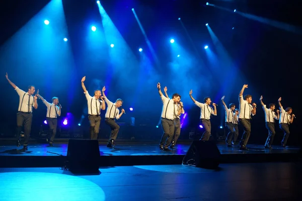 중국의 랴오닝 2015에서에서 그들의 콘서트에서 아이돌 그룹의 — 스톡 사진