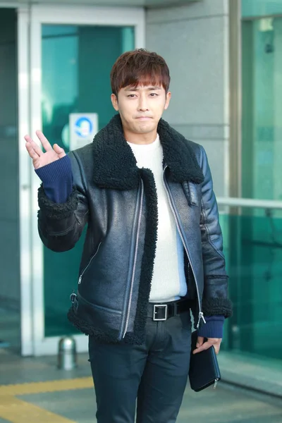 Cantante Actor Surcoreano Son Jun Llega Aeropuerto Internacional Incheon Antes —  Fotos de Stock