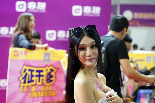 Seksowna Modelka Pozuje Zdjęć Podczas Festiwalu Kultury 2015 Guangzhou Seks — Zdjęcie stockowe