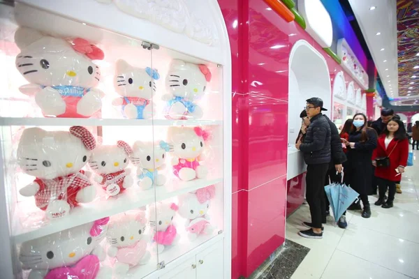 Китайські Студенти Черги Замовлення Продовольства Hello Kitty Тематичний Їдальні Чжецзян — стокове фото