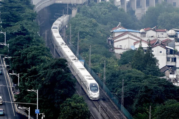 Fil Crh China Railway High Speed Kula Tåget Färdas Genom — Stockfoto