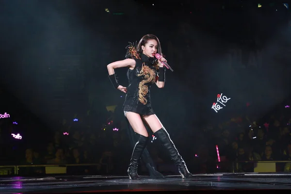 台湾の歌手蔡依林ツァイは彼女 世界のツアー中に香港 2015 日香港コンサートで実行します — ストック写真