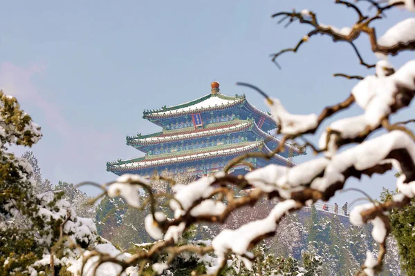 Vista Pabellón Parque Jingshan Nieve Beijing China Marzo 2013 — Foto de Stock