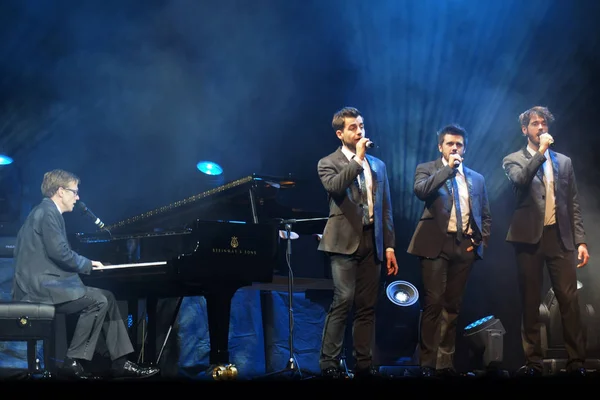 Miembros Del Grupo Infantil Tenors Presentan Concierto Durante Gira Por — Foto de Stock