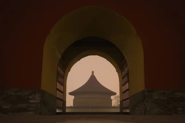 Budynek Jest Niejasno Postrzegany Ciężkich Smogu Temple Heaven Znany Również — Zdjęcie stockowe