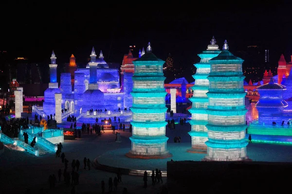 Nachtansicht Von Eisskulpturen Während Des Internationalen Eis Und Schneefestivals Harbin — Stockfoto