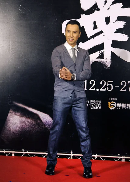 Hongkong Toneelspeler Donnie Yen Vormt Tijdens Een Persconferentie Ter Bevordering — Stockfoto